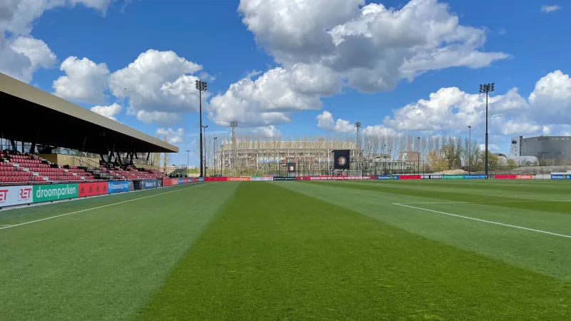 'Mik Akkermans en Feyenoord in gesprek over eerste profcontract'