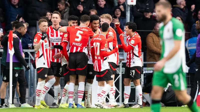 STAND | Feyenoord blijft vierde na verlies tegen PSV