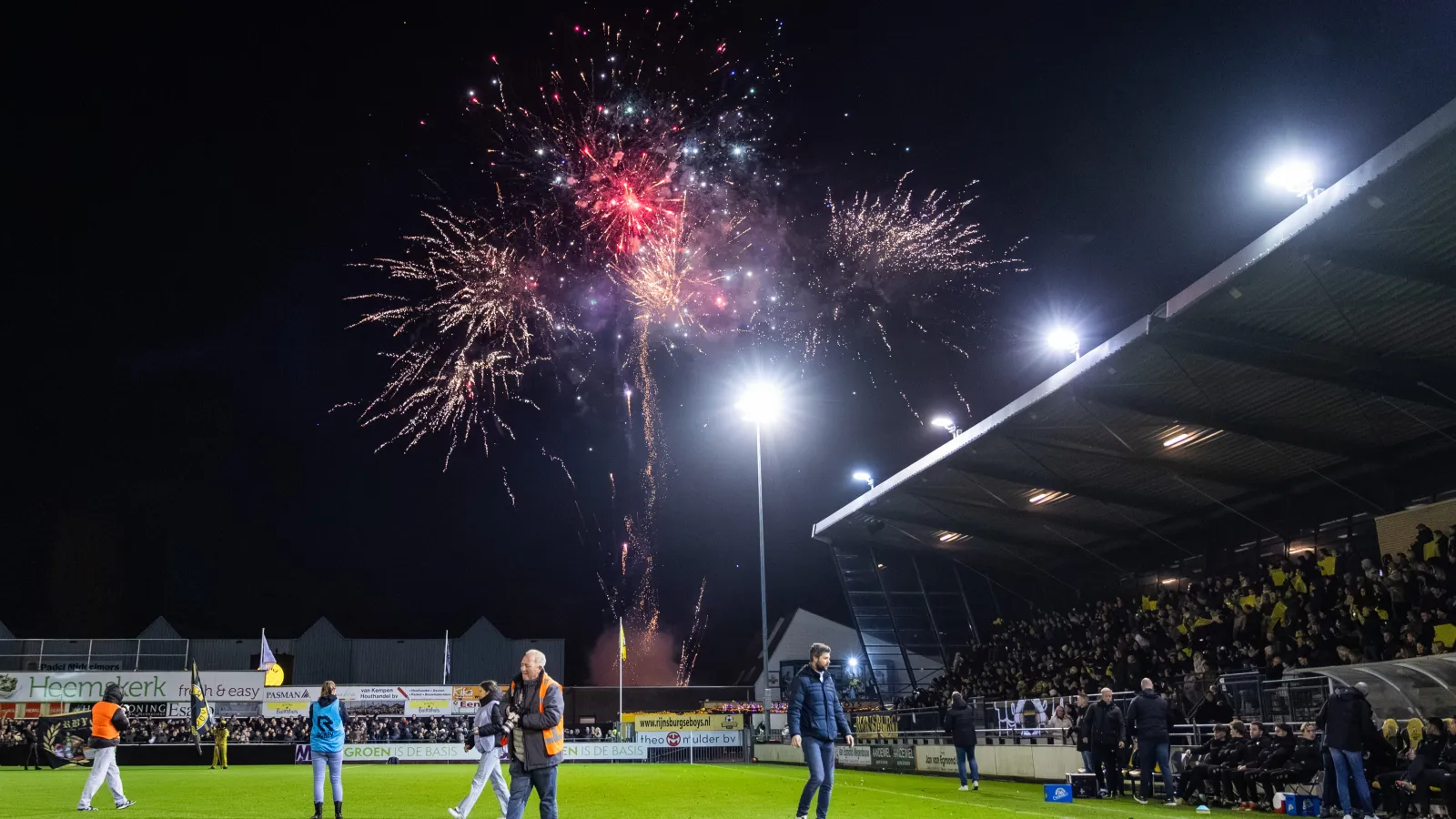 Bekerwedstrijd met Rijnsburgs Boys op sportpark De Middelmors