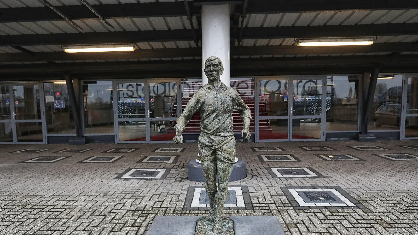 De Kuip opent morgen haar deuren voor herdenking Coen Moulijn