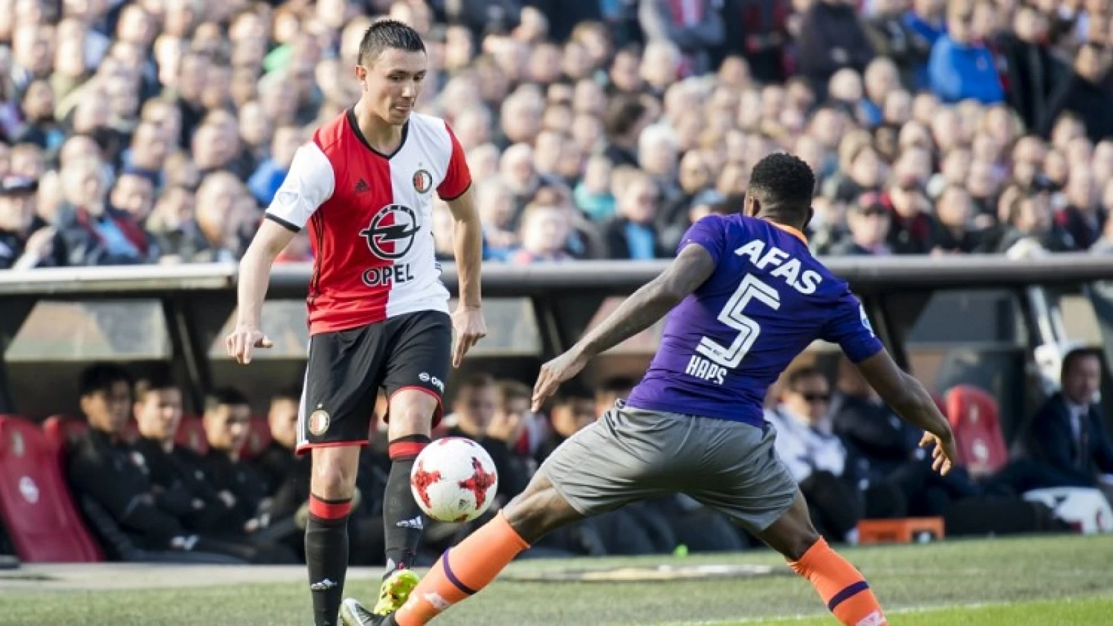 'Buiten de Ajacieden om merk ik dat veel jongens Feyenoord de titel gunnen'