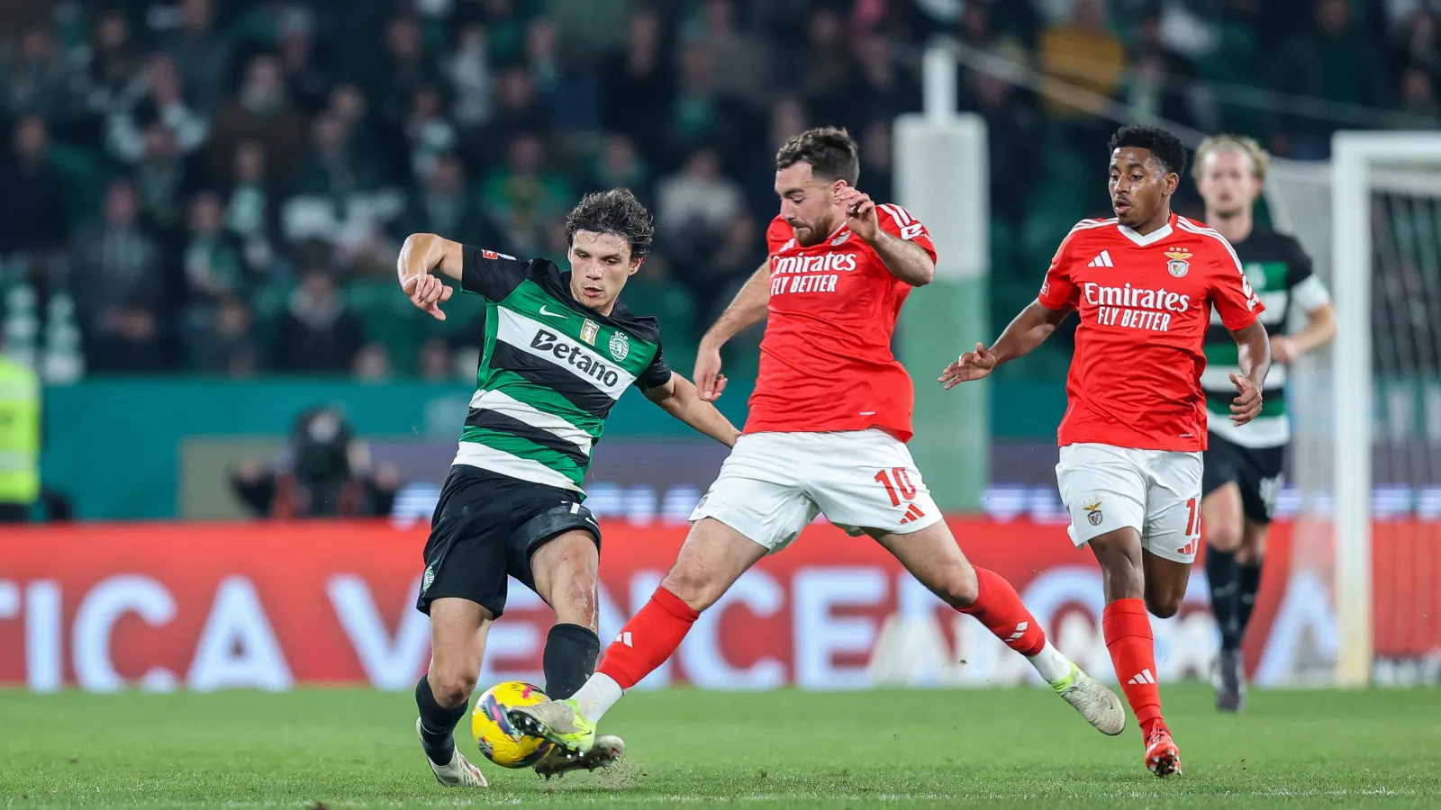 Oud-Feyenoorders | Kökçü en Aursnes op jacht naar een prijs