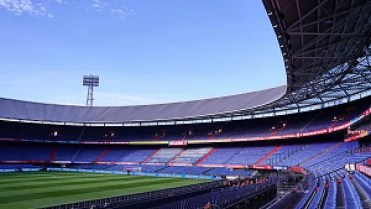 Feyenoord zwaar gestraft: lege vakken en 10.000 euro boete