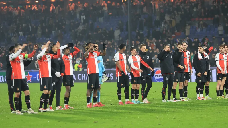 VIDEO | Spelers en supporters vieren feest na winst op FC Bayern München