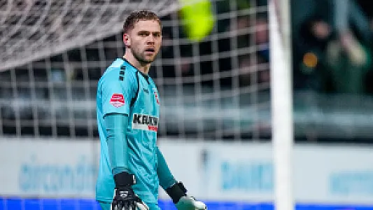 OFFICIEEL | Feyenoord huurt doelman Liam Bossin