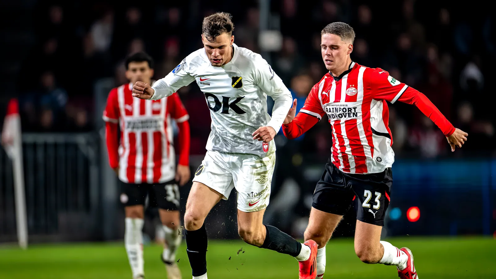 STAND | Feyenoord komt niet in actie maar blijft vierde