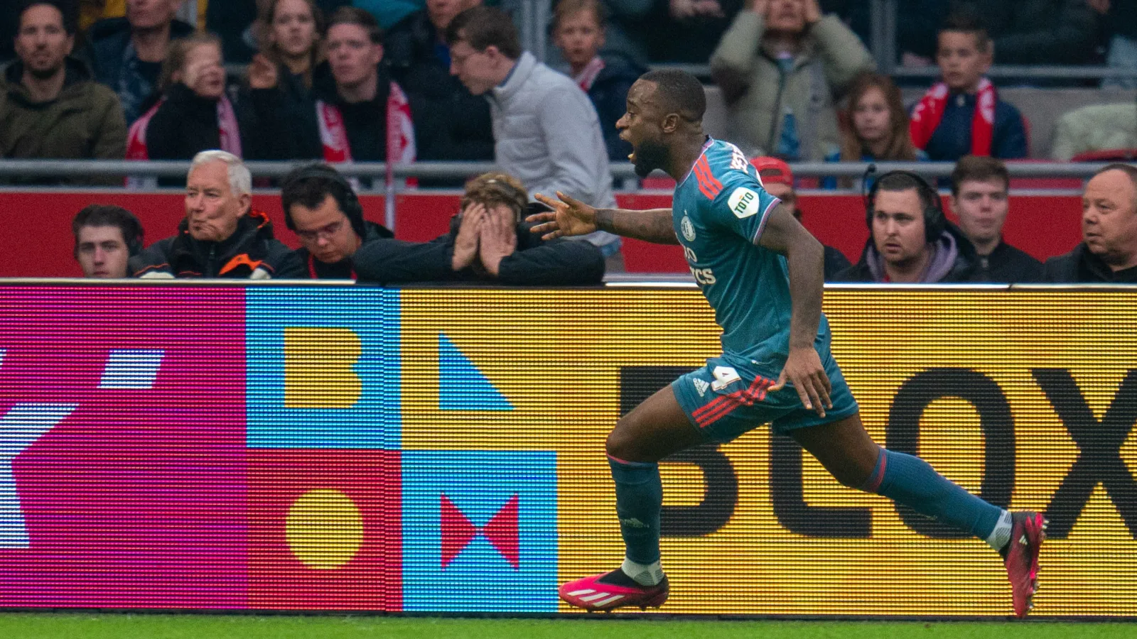 VIDEO | Feyenoord deelt preview met legendarische beelden