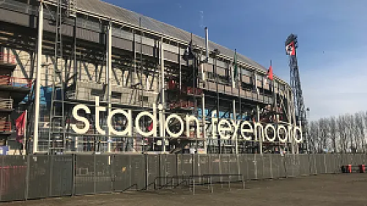 'Feyenoord schakelt door, twee spitsen op de radar'