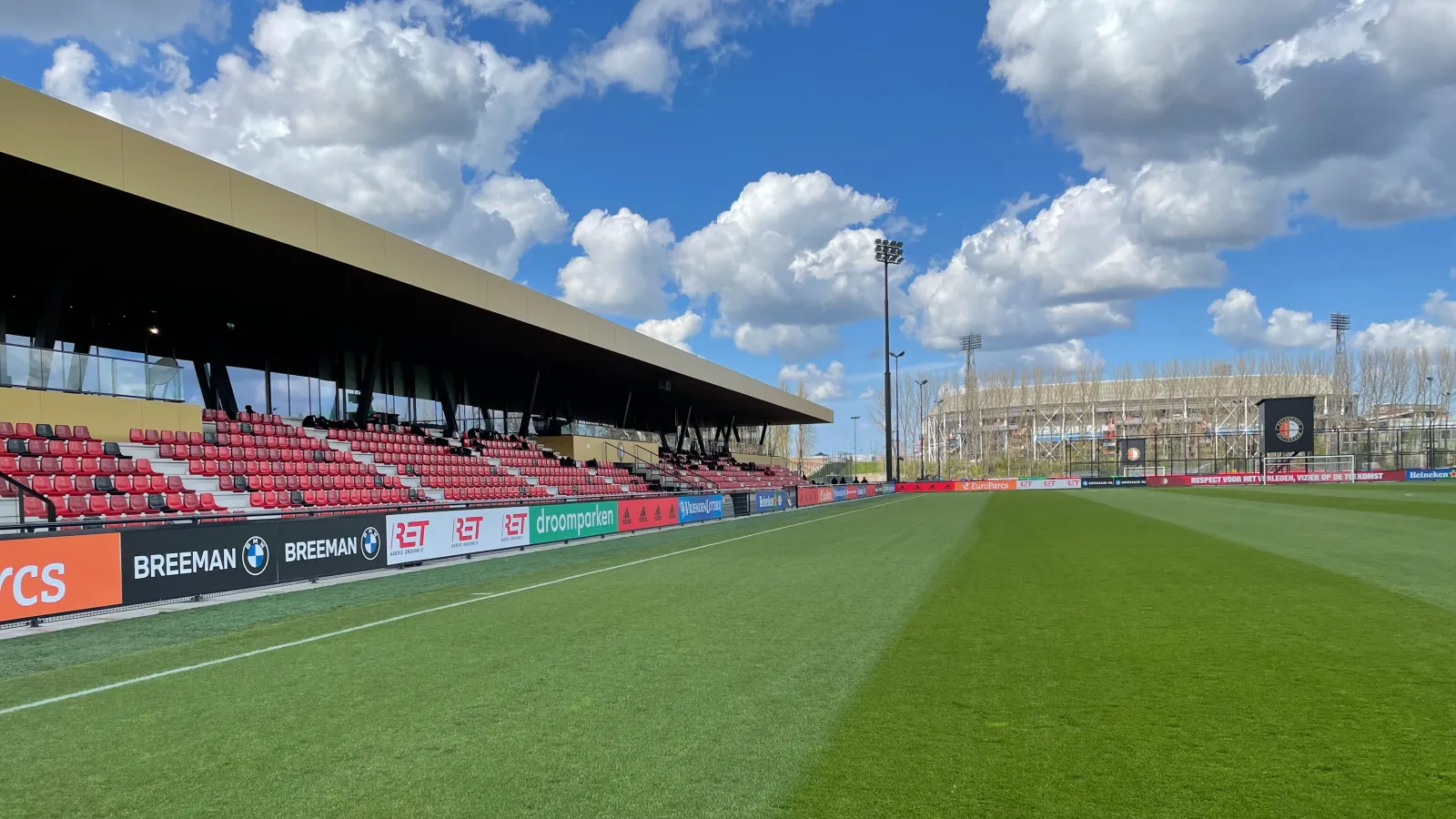 Feyenoord O21 wint op Varkenoord van FC Groningen O21