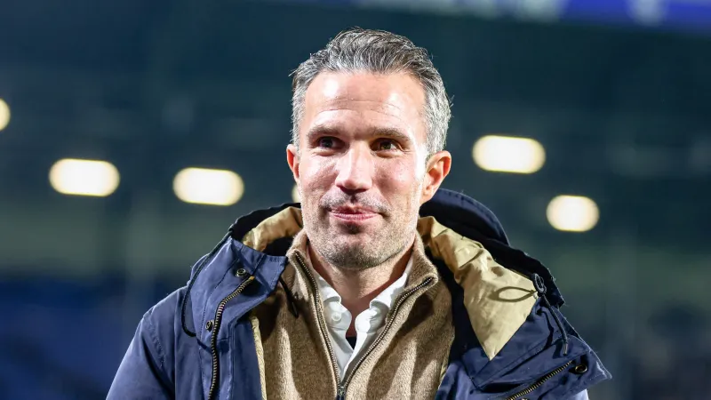 VI: 'Feyenoord meldt zich bij sc Heerenveen en wil Van Persie per direct overnemen'