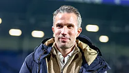 VI: 'Feyenoord meldt zich bij sc Heerenveen en wil Van Persie per direct overnemen'