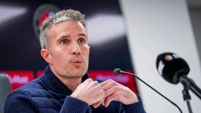 Van Persie: 'In die context moeten we wel reëel zijn'