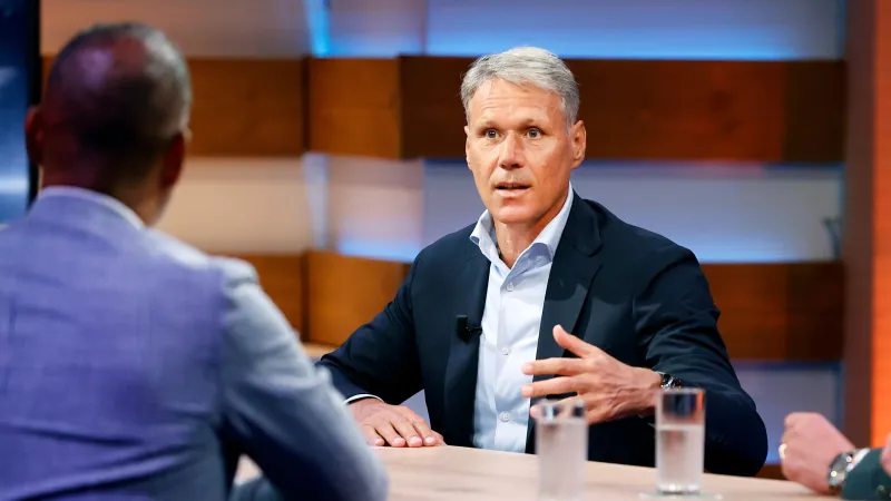 Van Basten: 'Je kunt makkelijk op links of rechtsbuiten als spits spelen'