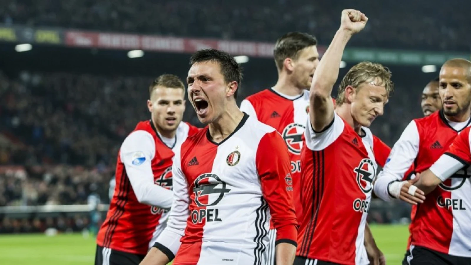 STAND | Feyenoord doet goede zaken, PSV lijkt kampioenschap te kunnen vergeten