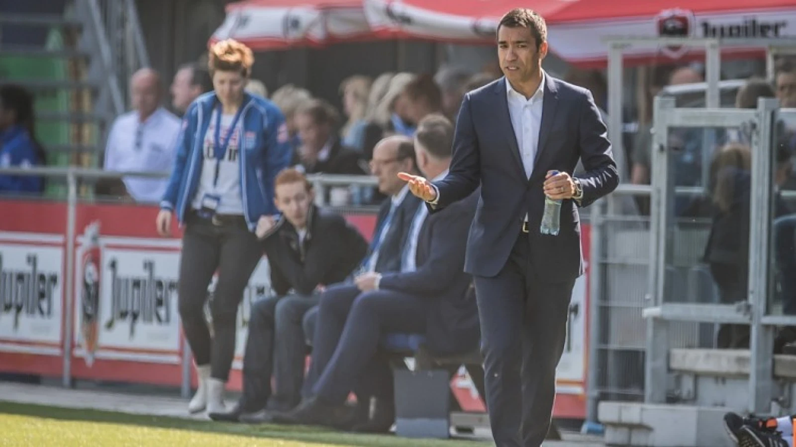 Van Bronckhorst: 'We liepen achter de feiten aan'