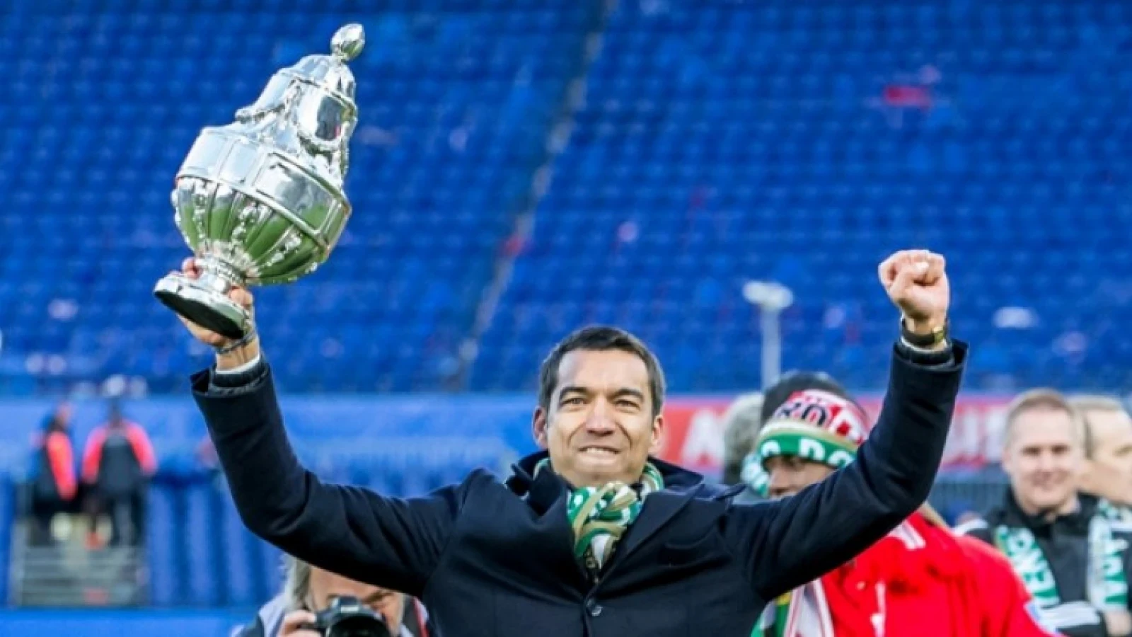 van Bronckhorst: 'Moe van de gunfactor? Nee hoor, dat is toch mooi?'