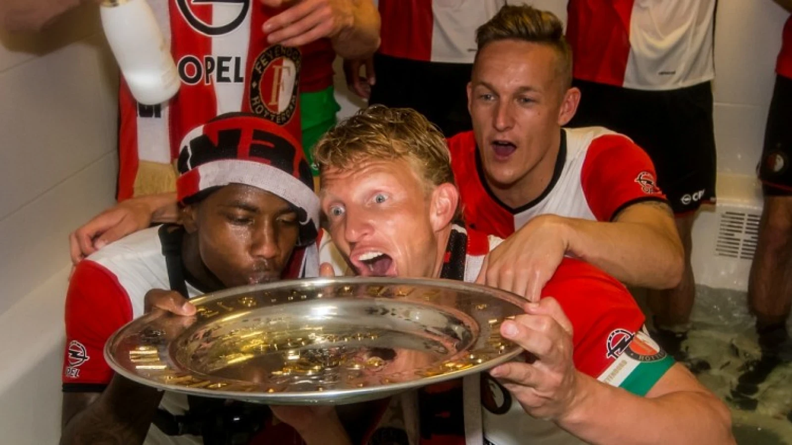 VIDEO | Feyenoorders gaan het bad in