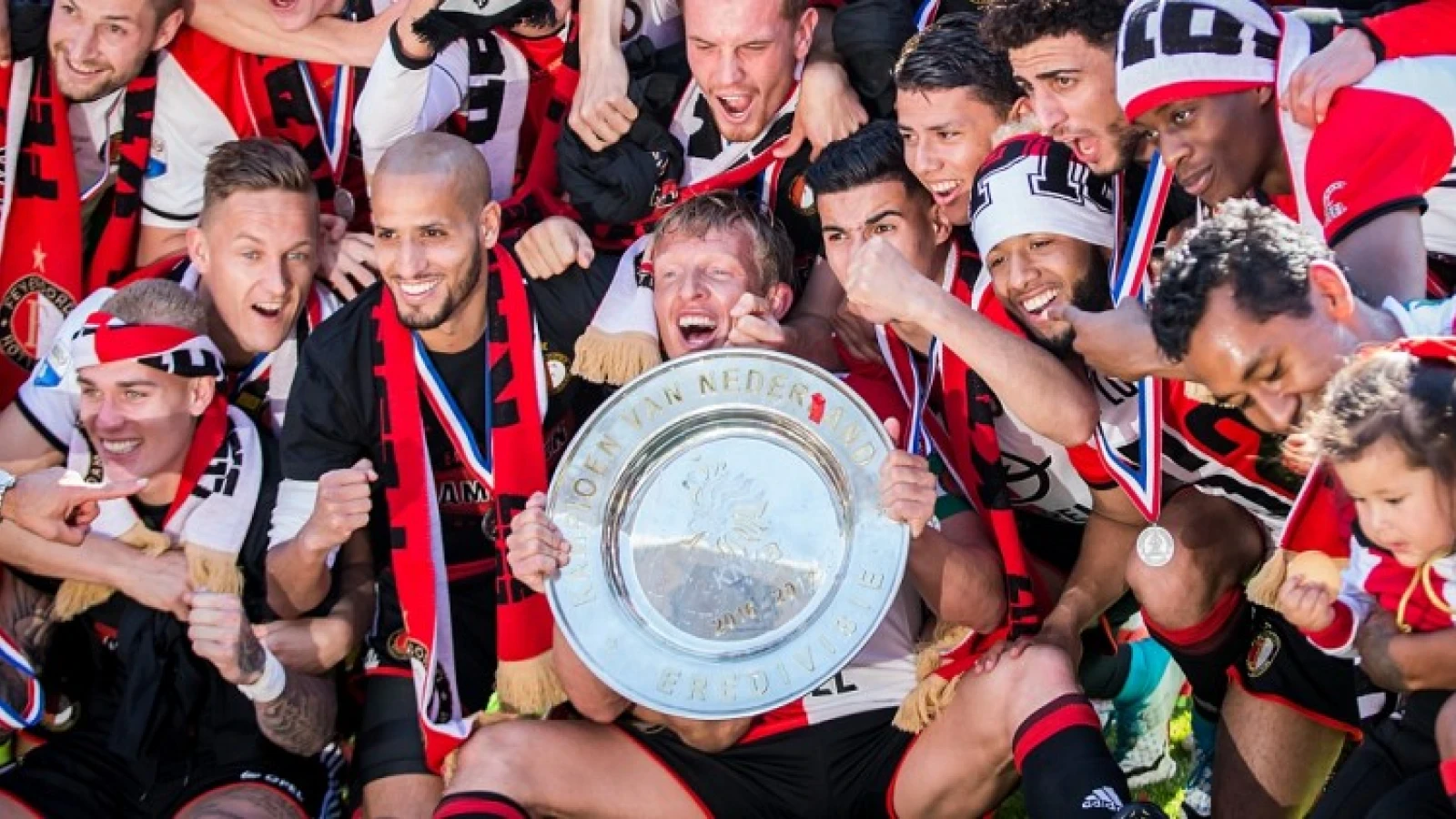 VIDEO | Feyenoord spelers hebben boodschap aan Schöne