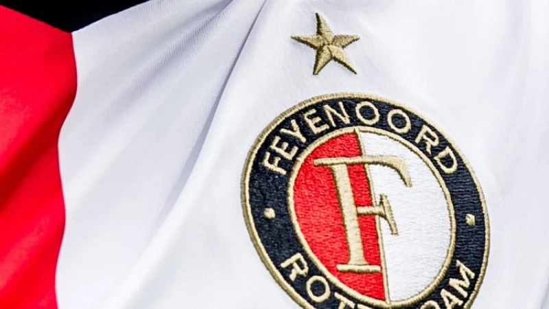 Gesigneerd Feyenoord-shirt levert veel geld op