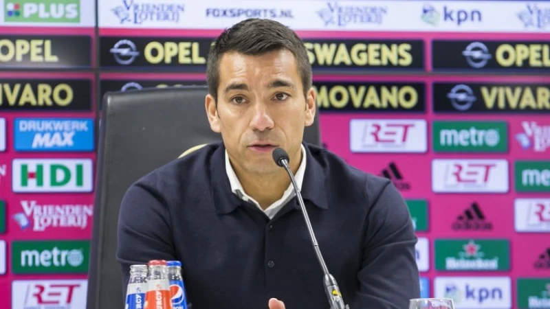 'Borussia Dortmund wil Van Bronckhorst inlijven als trainer'