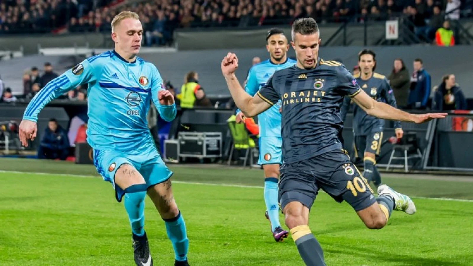 Van Persie over toekomst: 'Je weet het nooit'