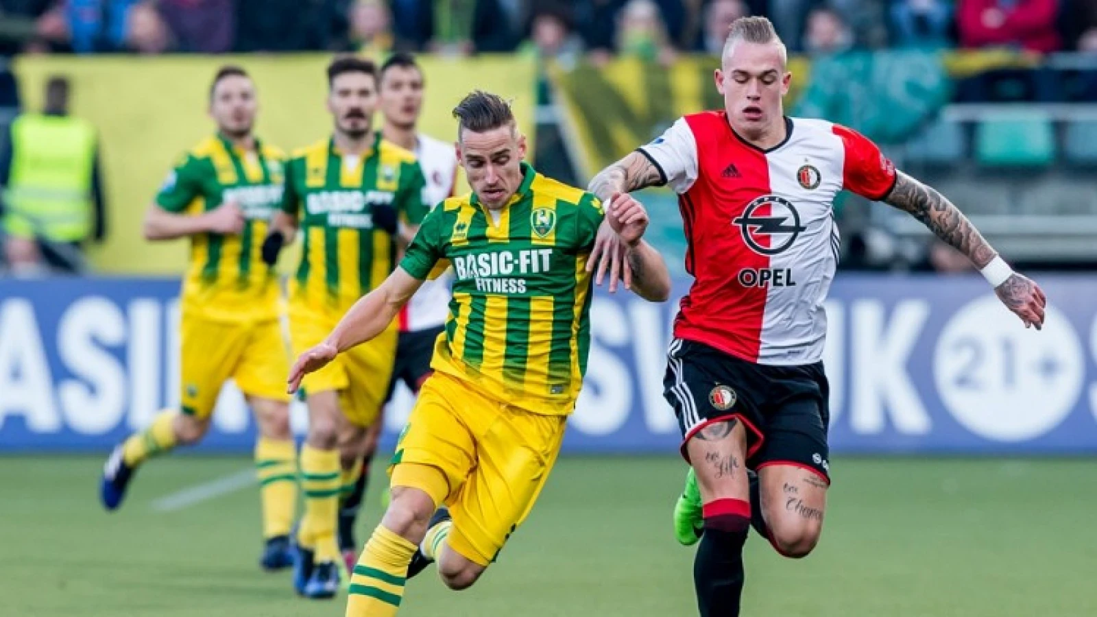 'Feyenoord onderhandelt over miljoenentransfer Karsdorp'