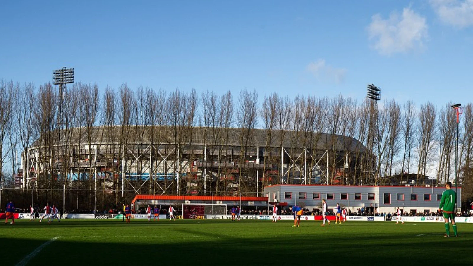 'Feyenoord haalt weggestuurde jeugdspeler terug'