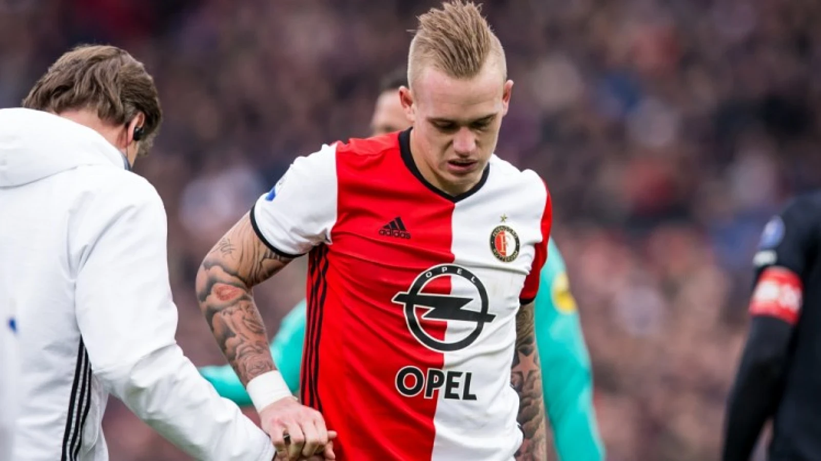 'Feyenoord verkoopt Karsdorp voor clubrecord'