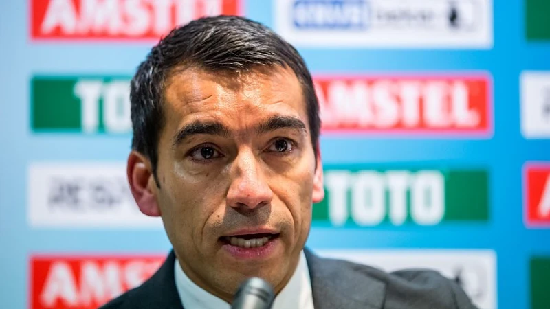 Van Bronckhorst over aanvaller: 'Hij doet er alles aan, maar kan nog wel fitter worden'