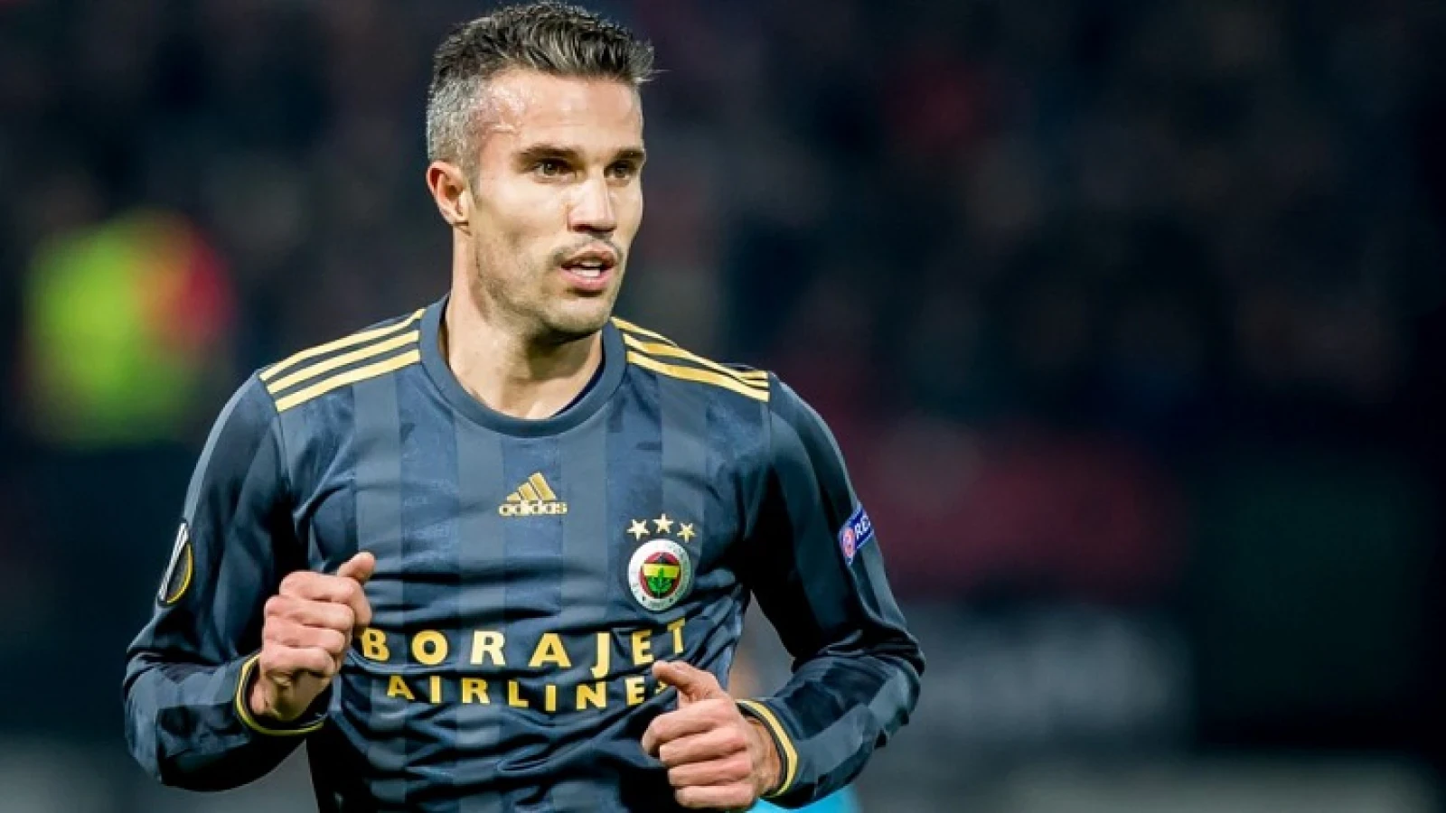 Fenerbahçe trekt concurrent voor Van Persie aan