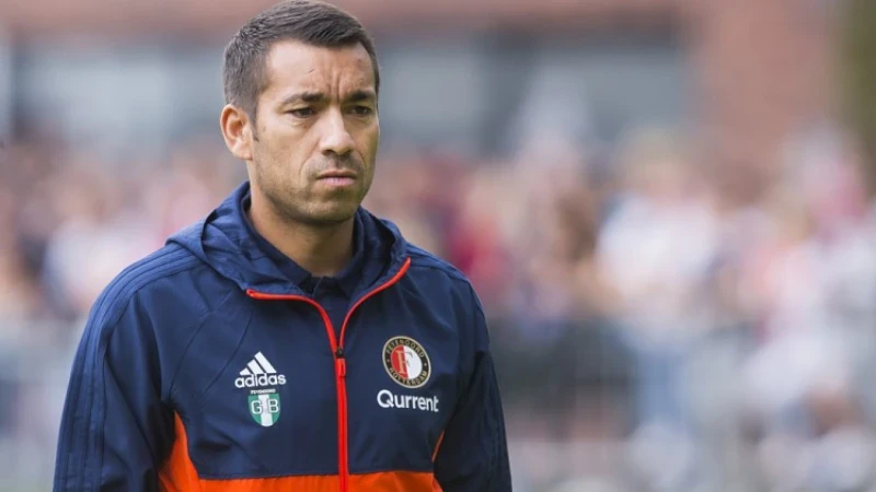 'Van Bronckhorst overweegt verandering speelstijl'