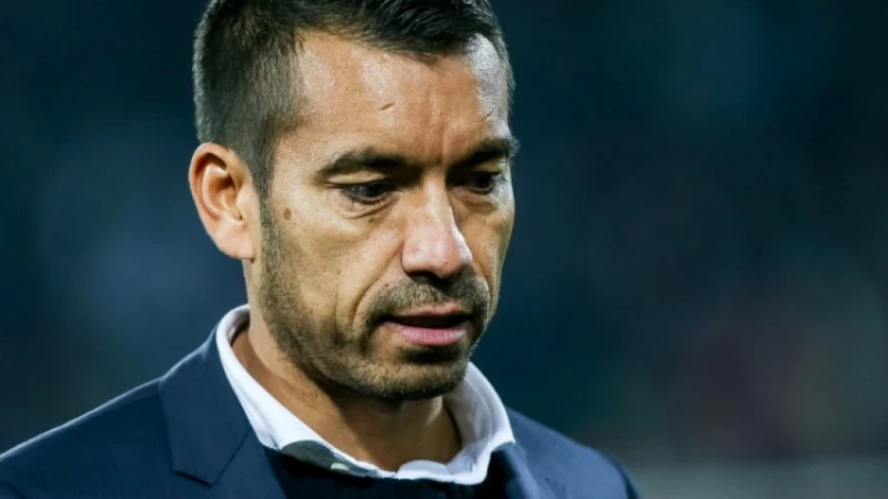 Van Bronckhorst maakt zich zorgen over blessure: 'Ik denk wel ernstig'