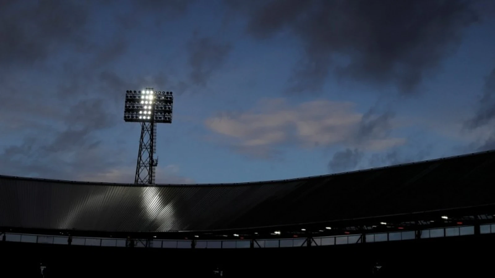 'De Kuip vanaf nu decor voor FC Rijnmond'