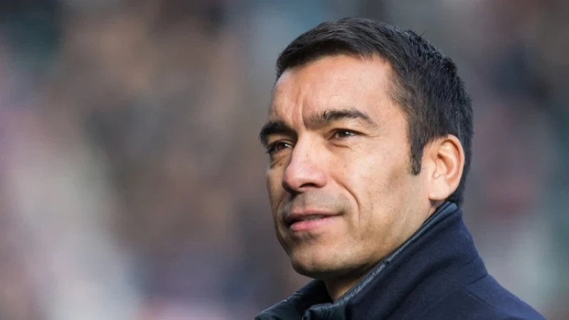 Opstelling bekend | Van Bronckhorst voert wijziging door op middenveld