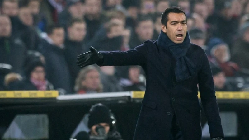 Van Bronckhorst geeft uitleg over keuze basiself