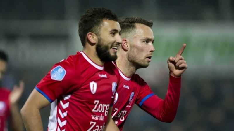 Transfer voor Labyad kost Larsson z’n basisplek: ‘Hoe verzin je het!’