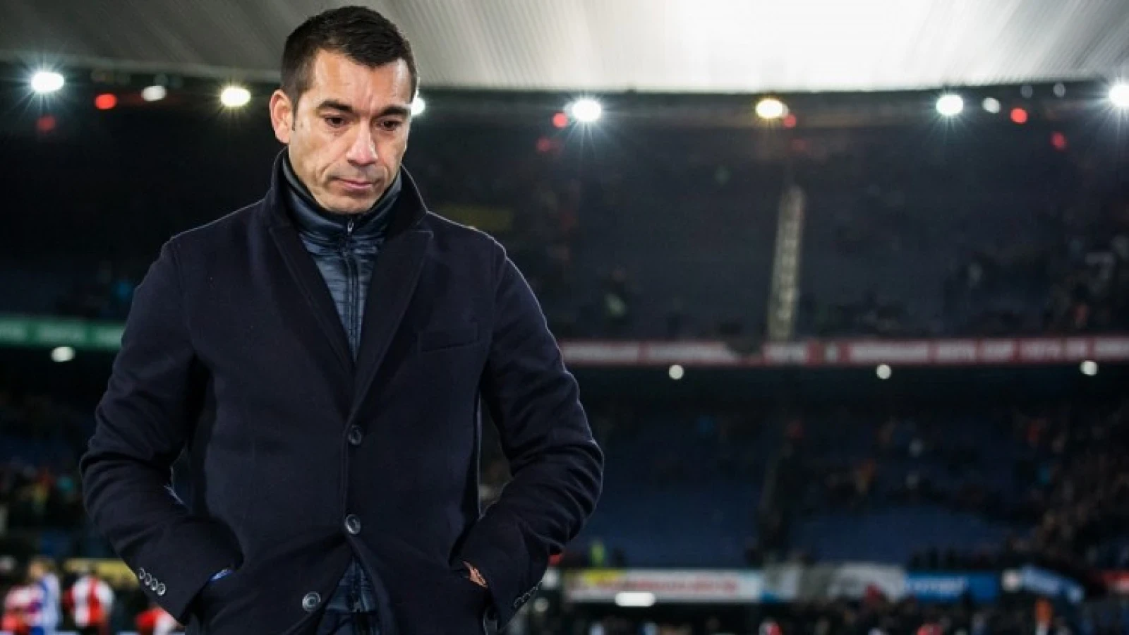 Van Bronckhorst Keizer achterna? 'Ik hoop het niet'