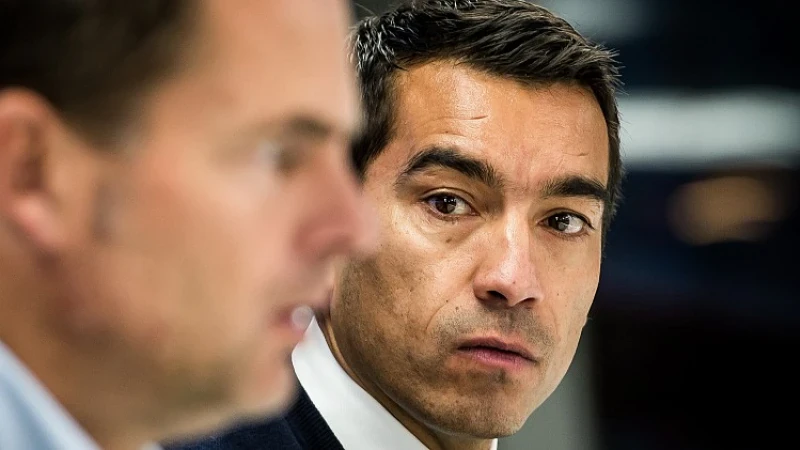 'Sponsoren en VvF staan achter oude bekende als hulp voor Van Bronckhorst'