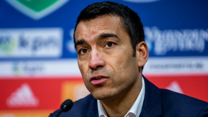 Van Bronckhorst ziet lichtpuntje na nederlaag: 'Hij maakt een goede ontwikkeling door'