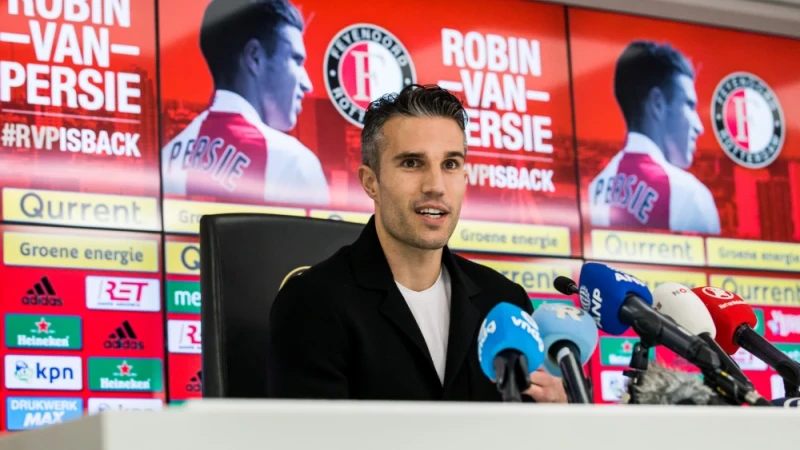 Van Persie heeft goed nieuws: 'Er is een goede kans dat ik bij de selectie zit van woensdag'