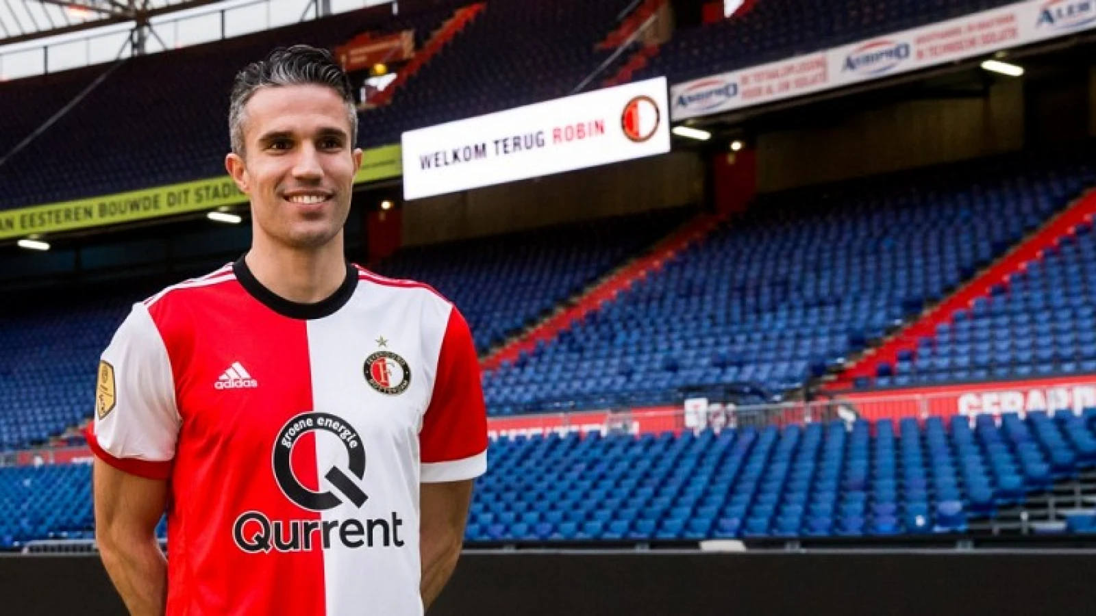 Van Persie: 'Ik stap niet de kleedkamer binnen om alles even uit te leggen'