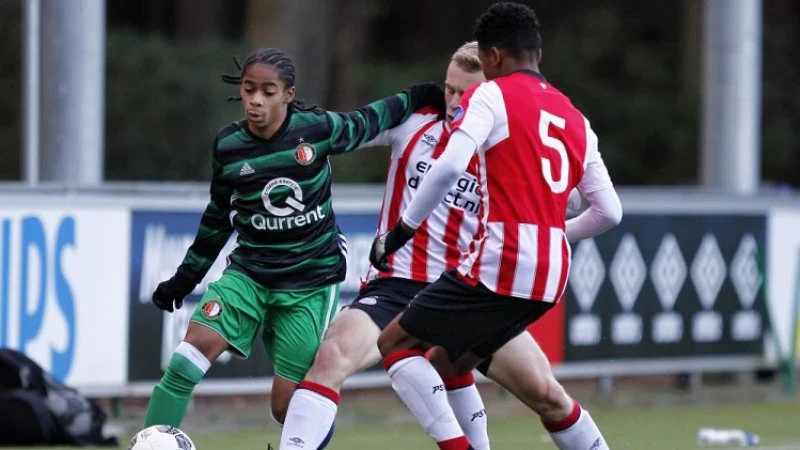 'Feyenoord doet groot talent uit eigen jeugdopleiding contractaanbieding'