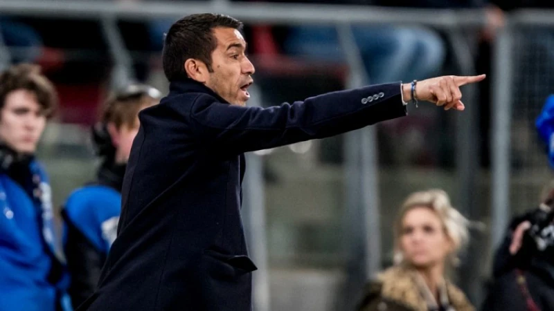 Van Bronckhorst: 'Hij zal weer moeten gaan presteren en goals maken'