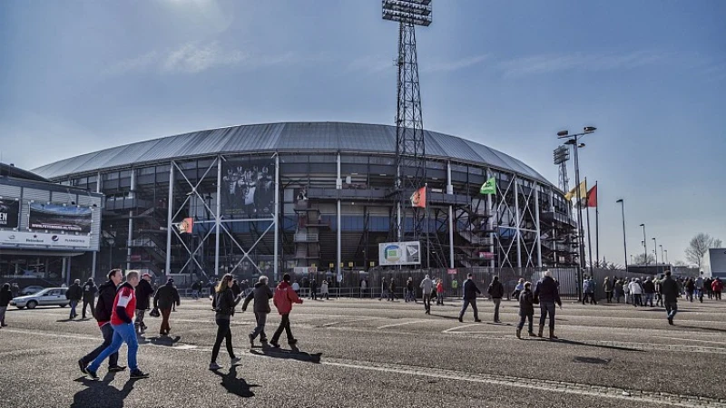 'Feyenoord spreekt met twee grote wedkantoren over sponsordeal'