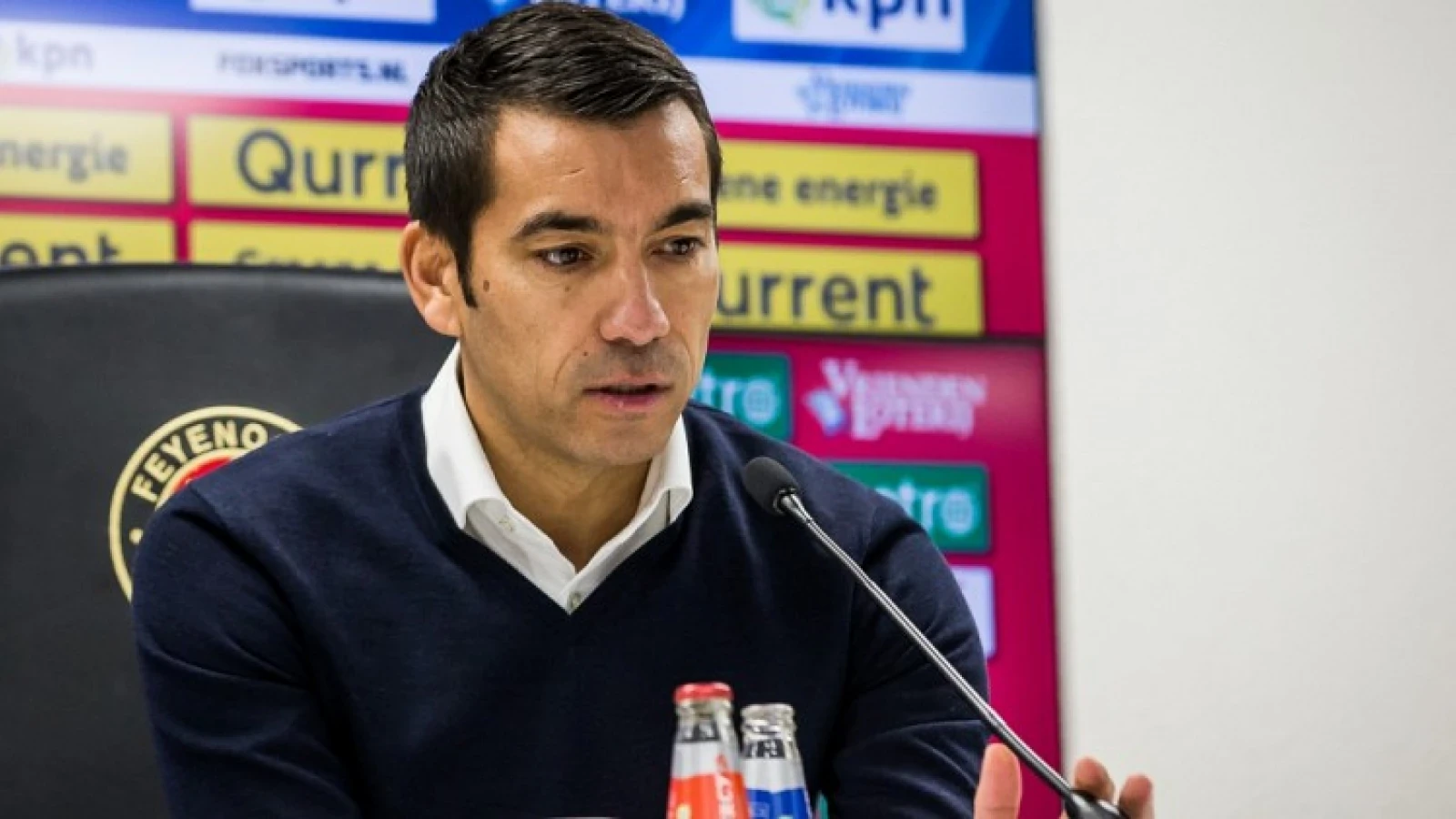 Van Bronckhorst: 'Hij worstelt met zijn vorm'