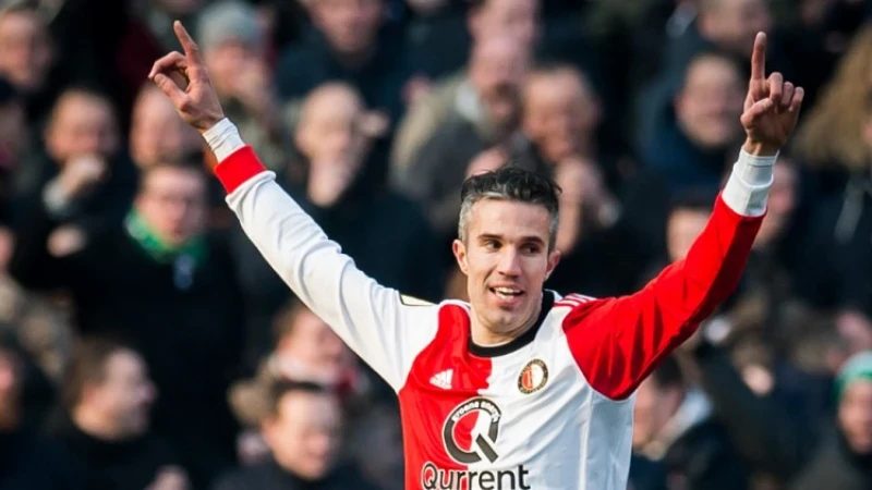 Van Persie onder de indruk: 'Trainingen zijn van zeer hoog niveau'