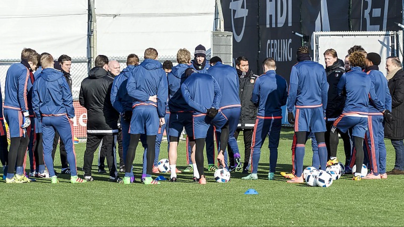 Vrijdagtraining lijkt meer duidelijkheid te geven over opstelling: 'Kuyt op 10'